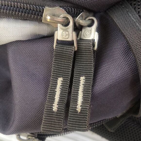 SwissGear by Wenger Durable Comfort Fit Gray Teal Backpack Bookbag Nature Leaf - Picture 5 of 13